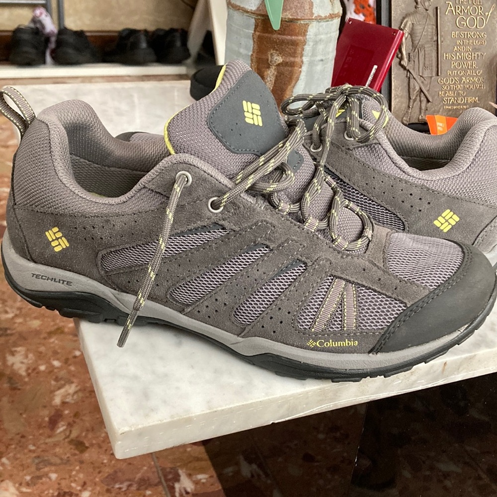 Columbia boots 🥾 for women 10